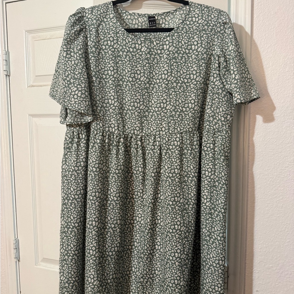 SHEIN Teal and White Patterned Top